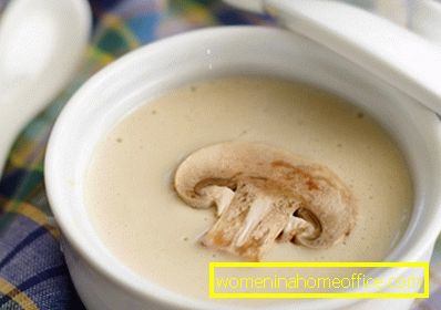 Mushroom krem ​​suppe med smeltet ost